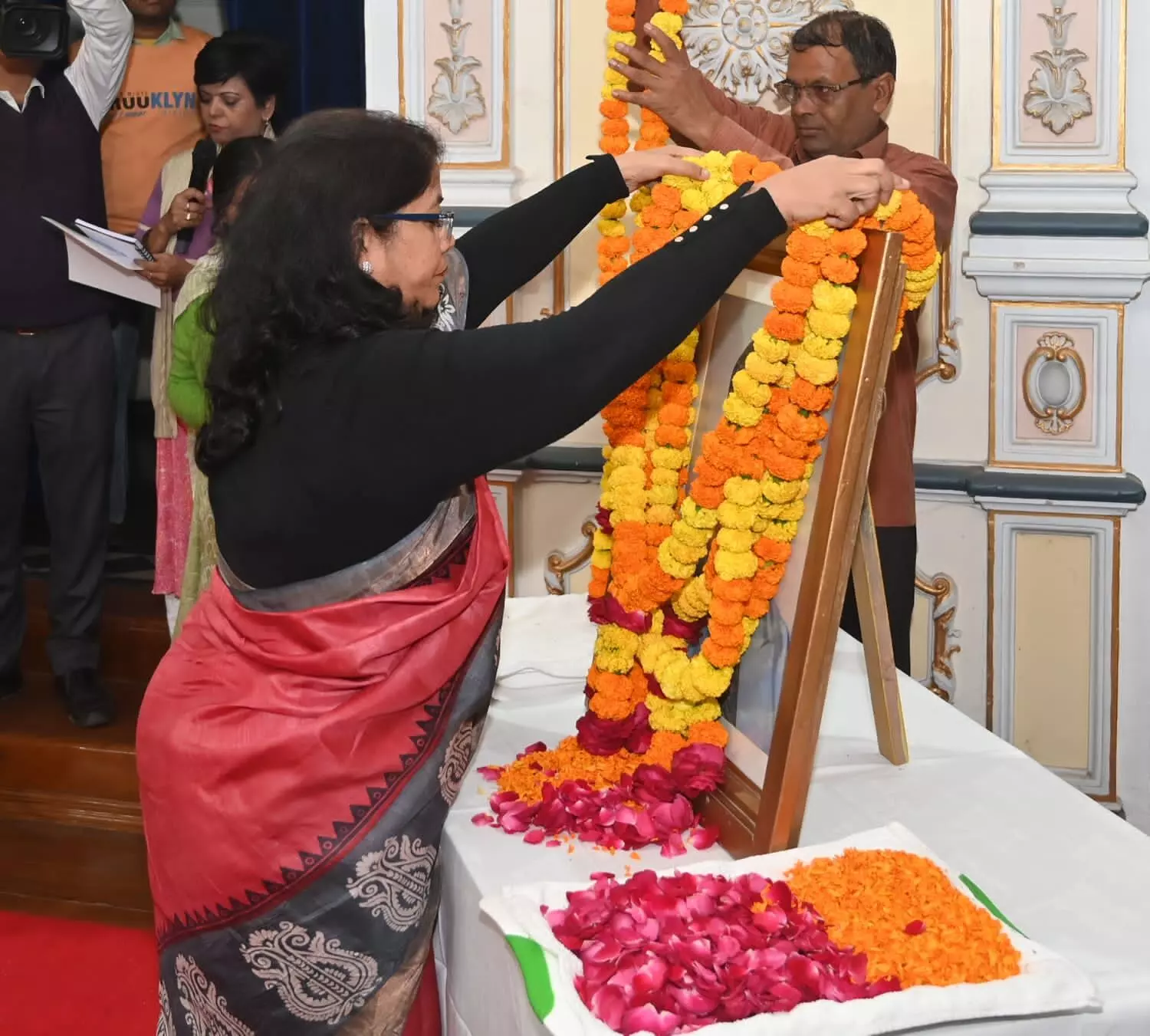 भारत का संविधान हम सभी के लिए पूज्यनीयः राज्यपाल