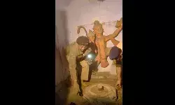 संभल में डीएम और एसपी ने 46 साल बाद मंदिर खुलवाया