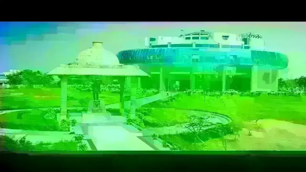 पूर्व कुलपति प्रो एन एम पी वर्मा ने एजुकेशन मिनिस्ट्री से लेकर अंबेडकर विश्वविद्यालय को घेरा, किया रिट्  पेटिसन पूर्व कुलपति प्रो एन एम पी वर्मा ने एजुकेशन मिनिस्ट्री से लेकर अंबेडकर विश्वविद्यालय को घेरा, किया रिट्  पेटिसन