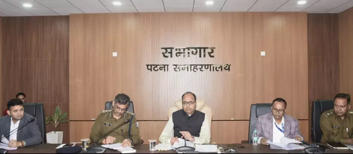 नए साल पर गंगा नदी में नाव चलाने पर रोक, पटना DM ने अधिकारियों को दिए कई निर्देश नए साल पर गंगा नदी में नाव चलाने पर रोक, पटना DM ने अधिकारियों को दिए कई निर्देश