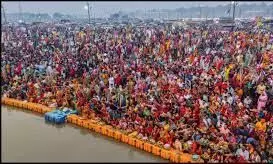 उत्तर प्रदेश के प्रयागराज में 13 जनवरी से शुरू हो रहे महाकुंभ में श्रद्धालुओं की सुरक्षा के मद्देनजर गंगा और यमुना नदी में बड़ी संख्या में जल पुलिस के जवानों को तैनात किया