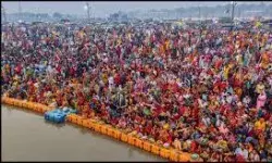 उत्तर प्रदेश के प्रयागराज में 13 जनवरी से शुरू हो रहे महाकुंभ में श्रद्धालुओं की सुरक्षा के मद्देनजर गंगा और यमुना नदी में बड़ी संख्या में जल पुलिस के जवानों को तैनात किया