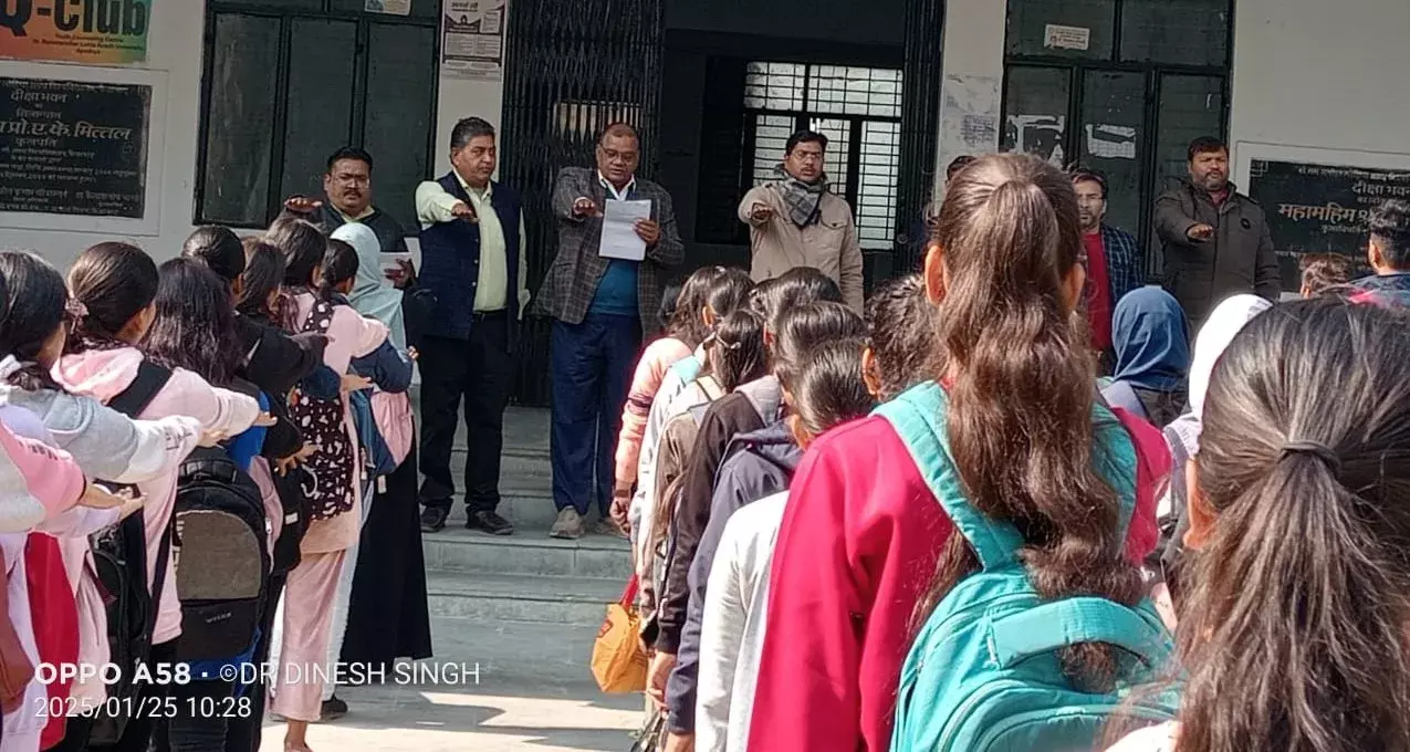 मतदान सभी का अधिकार एवं कर्तव्यः प्रो0 चयन कुमार मिश्र मतदान सभी का अधिकार एवं कर्तव्यः प्रो0 चयन कुमार मिश्र