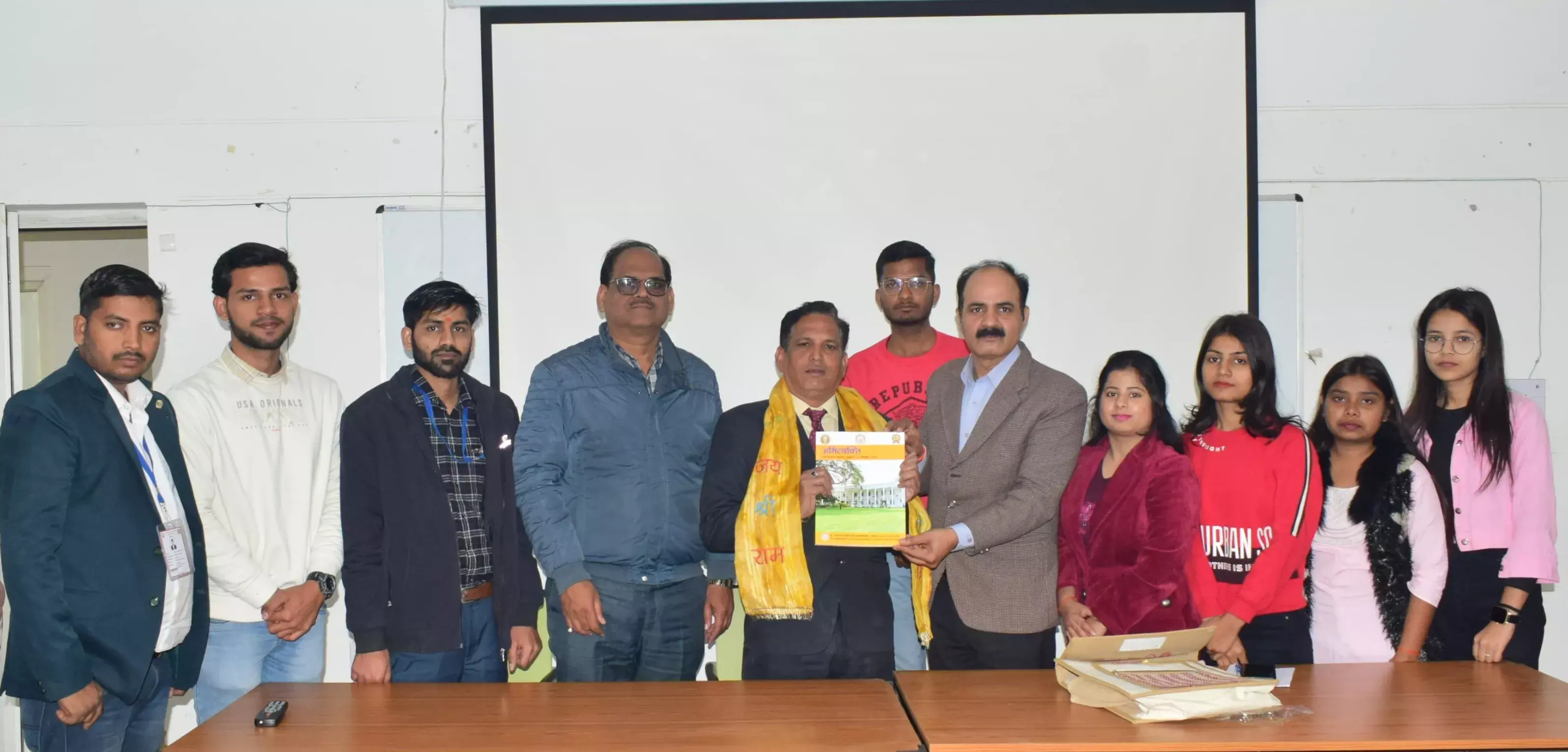 आध्यात्मिक ऊर्जा का केन्द्र है महाकुम्भः प्रो0 रत्नेश द्विवेदी आध्यात्मिक ऊर्जा का केन्द्र है महाकुम्भः प्रो0 रत्नेश द्विवेदी