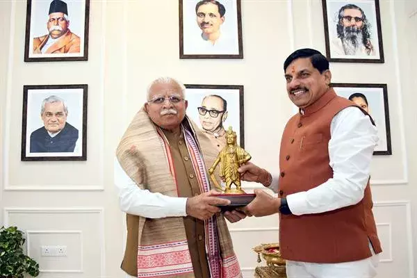 рднреЛрдкрд╛рд▓- рдореБрдЦреНрдпрдордВрддреНрд░реА рдбреЙ. рдпрд╛рджрд╡ рд╕реЗ рдХреЗрдиреНрджреНрд░реАрдп рдКрд░реНрдЬрд╛ рдПрд╡рдВ рд╢рд╣рд░реА рд╡рд┐рдХрд╛рд╕ рдордВрддреНрд░реА рд╢реНрд░реА рдЦрдЯреНрдЯрд░ рдиреЗ рдХреА рд╕реМрдЬрдиреНрдп рднреЗрдВрдЯ рднреЛрдкрд╛рд▓- рдореБрдЦреНрдпрдордВрддреНрд░реА рдбреЙ. рдпрд╛рджрд╡ рд╕реЗ рдХреЗрдиреНрджреНрд░реАрдп рдКрд░реНрдЬрд╛ рдПрд╡рдВ рд╢рд╣рд░реА рд╡рд┐рдХрд╛рд╕ рдордВрддреНрд░реА рд╢реНрд░реА рдЦрдЯреНрдЯрд░ рдиреЗ рдХреА рд╕реМрдЬрдиреНрдп рднреЗрдВрдЯ