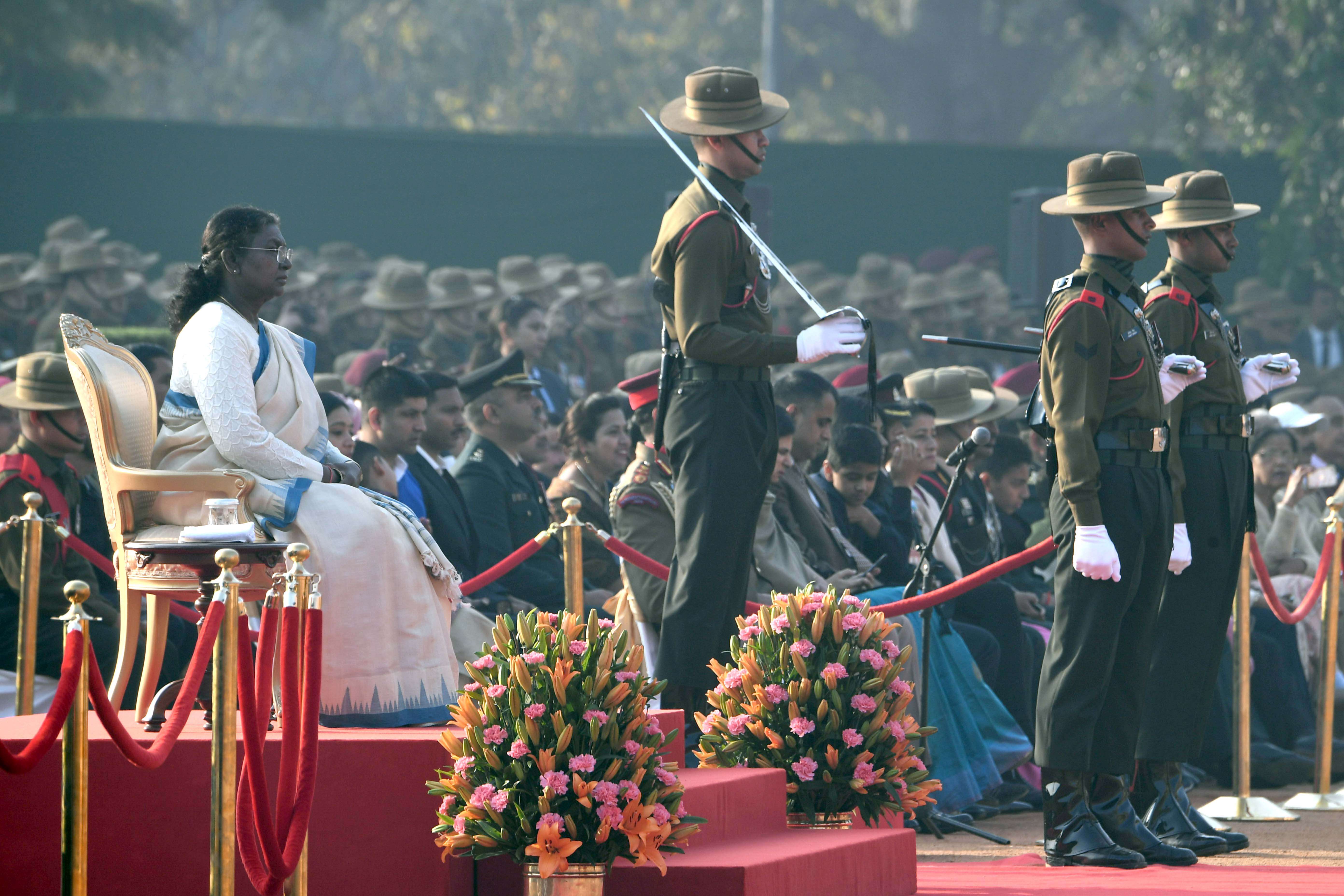 राष्ट्रपति ने राष्ट्रपति भवन में नए प्रारूप में चेंज ऑफ गार्ड समारोह का उद्घाटन कार्यक्रम देखा