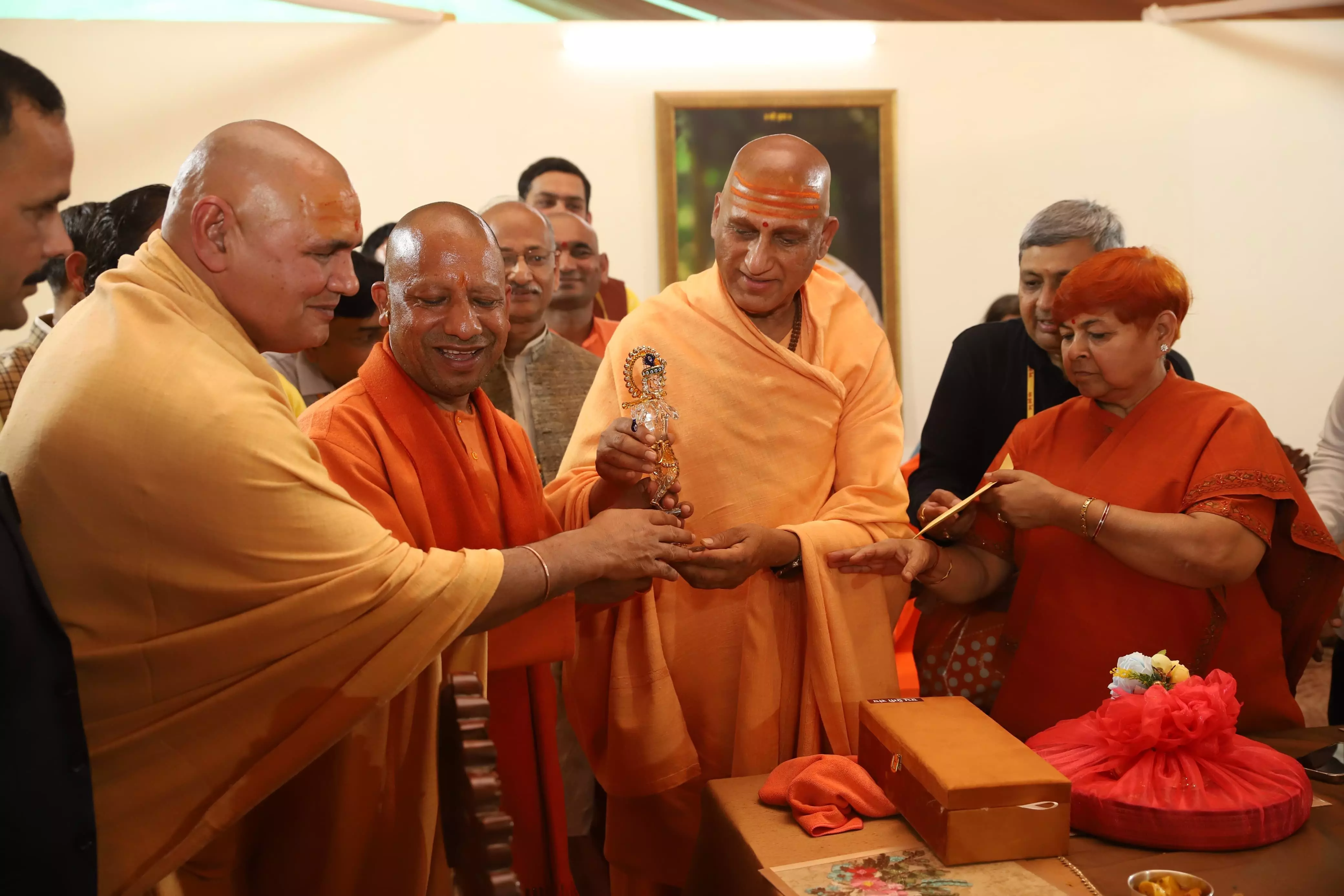 प्रयागराज में मुख्यमंत्री योगी आदित्यनाथ ने संतों से किया संवाद प्रयागराज में मुख्यमंत्री योगी आदित्यनाथ ने संतों से किया संवाद