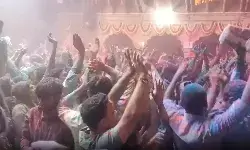 рд╡реГрдВрджрд╛рд╡рди рдореЗрдВ рд╣реЛрд▓реА рдХреА рдзреВрдо, рдордВрджрд┐рд░ рдореЗрдВ рднрдХреНрддреЛрдВ рдиреЗ рдЦреЗрд▓реА рд╣реЛрд▓реА рд╡реГрдВрджрд╛рд╡рди рдореЗрдВ рд╣реЛрд▓реА рдХреА рдзреВрдо, рдордВрджрд┐рд░ рдореЗрдВ рднрдХреНрддреЛрдВ рдиреЗ рдЦреЗрд▓реА рд╣реЛрд▓реА