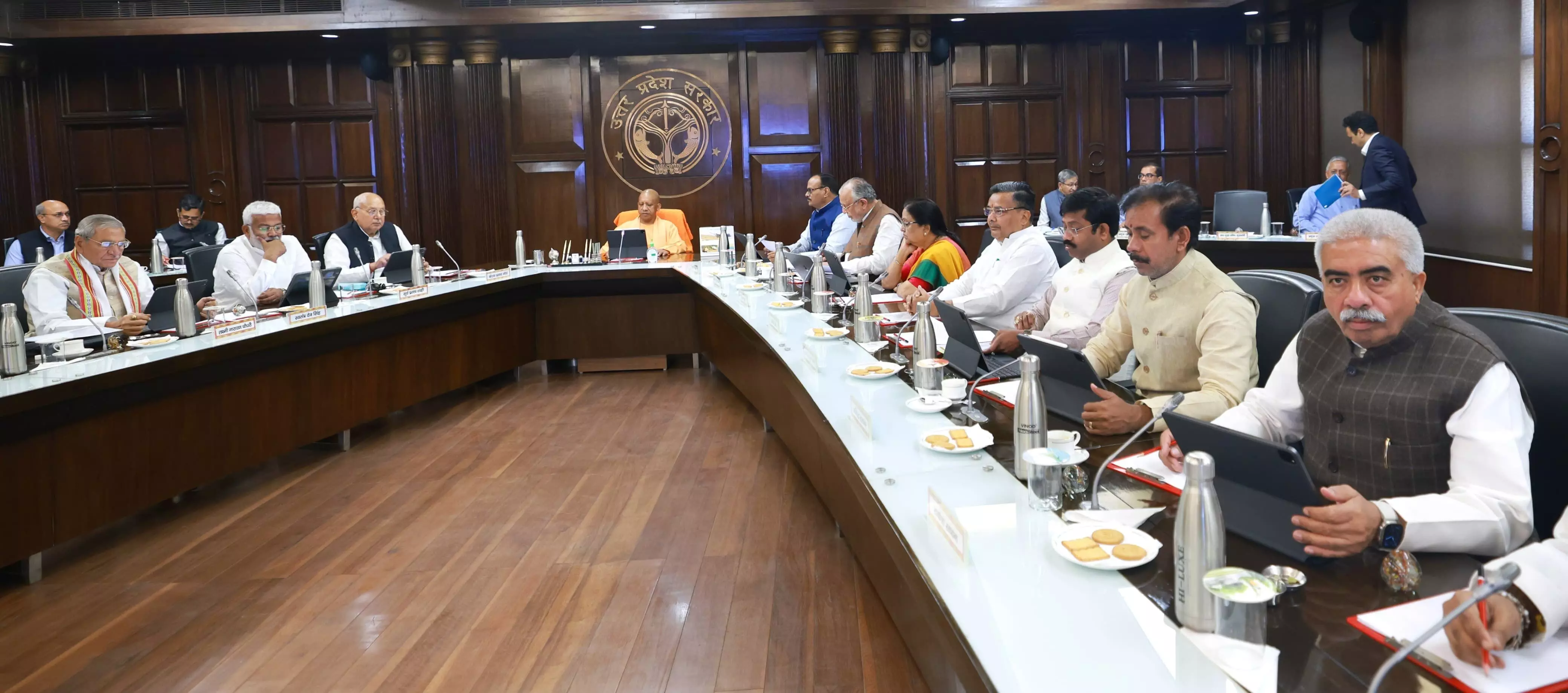 उत्तर प्रदेश मंत्रिपरिषद की बैठक में 19 प्रस्तावों को मिली मंजूरी उत्तर प्रदेश मंत्रिपरिषद की बैठक में 19 प्रस्तावों को मिली मंजूरी