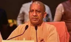 योगी सरकार ने आउटसोर्स कर्मचारियों के लिये खोला खजाना, न्यूनतम मानदेय के साथ मिलेगा पीएफ