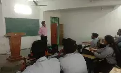 पर्यटन उधोग बहुत ही आकर्षकः दीपक तिवारी पर्यटन उधोग बहुत ही आकर्षकः दीपक तिवारी