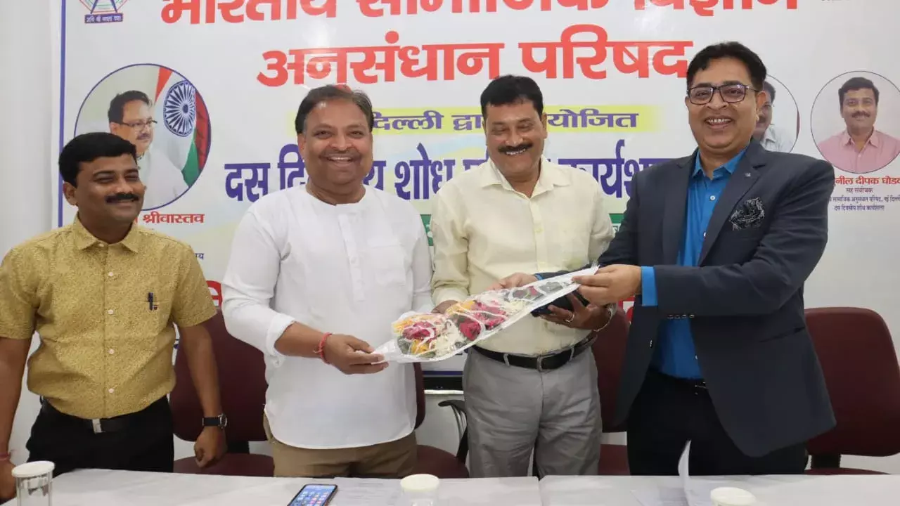 शोध क्षेत्र में प्रिंट, सिनेमा, टेलीविजन तथा डिजिटल मीडिया तकनीकी महत्वपूर्ण-प्रो. गोविंद जी शोध क्षेत्र में प्रिंट, सिनेमा, टेलीविजन तथा डिजिटल मीडिया तकनीकी महत्वपूर्ण-प्रो. गोविंद जी