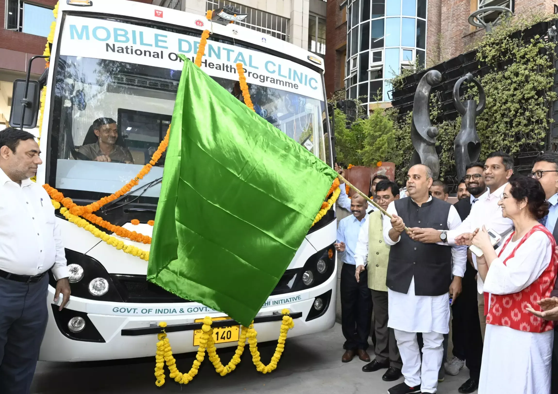 दिल्ली सरकार ने शुरू किए 6 मोबाइल डेंटल क्लीनिक