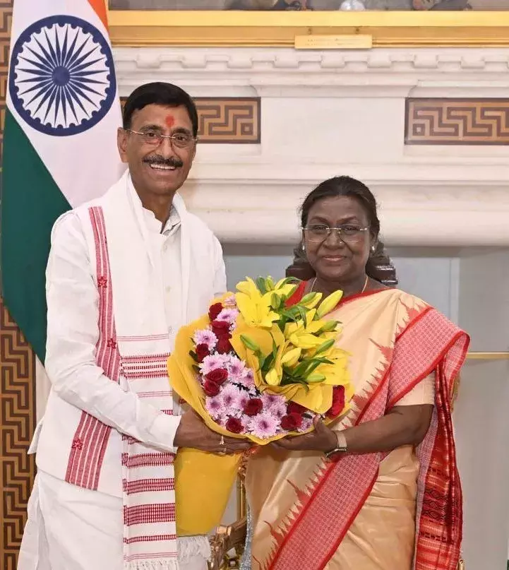 रक्षा राज्यमंत्री संजय सेठ ने राष्ट्रपति द्रौपदी मुर्मू से की मुलाकात रक्षा राज्यमंत्री संजय सेठ ने राष्ट्रपति द्रौपदी मुर्मू से की मुलाकात