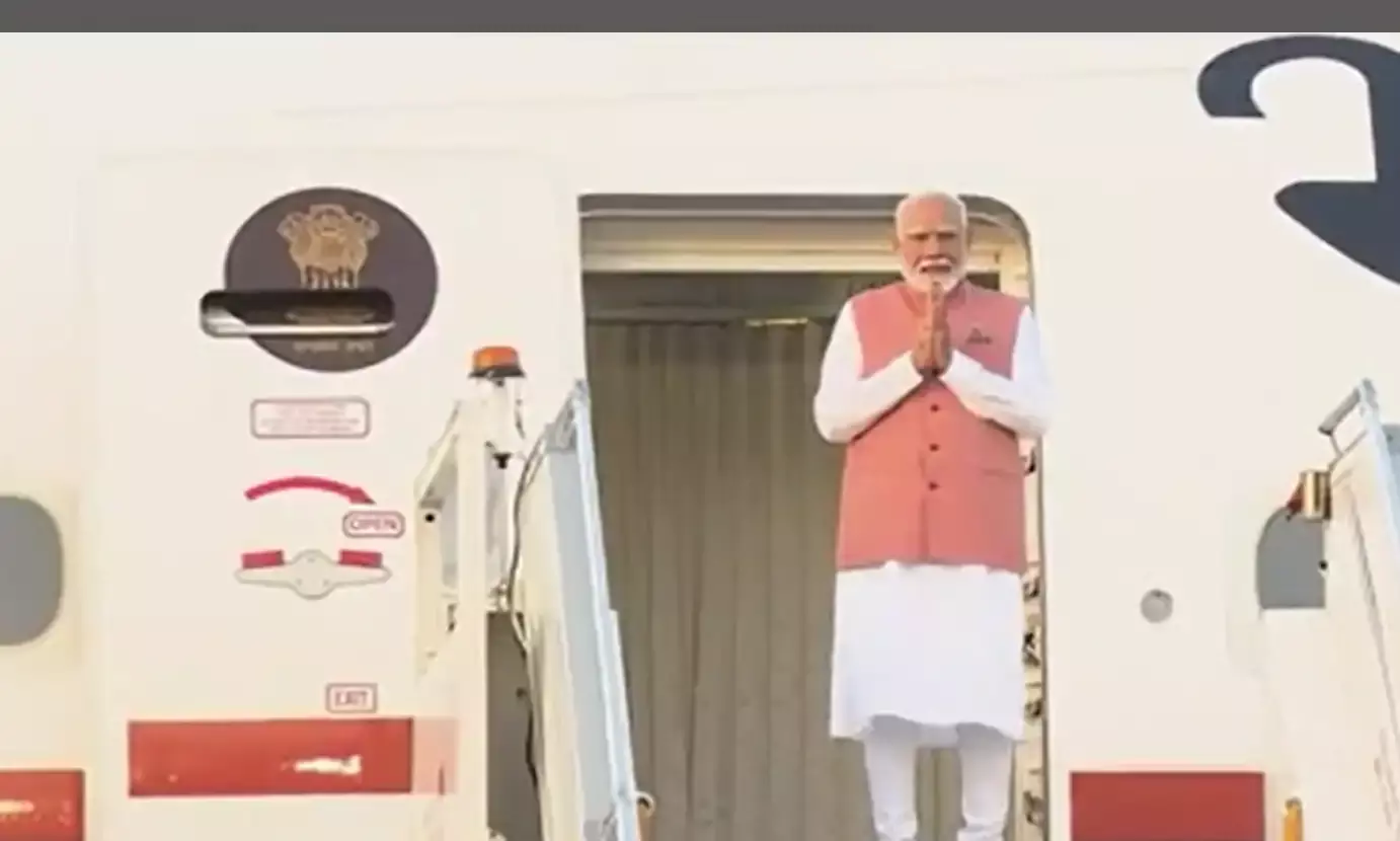 थाईलैंड और श्रीलंका की यात्रा पर रवाना हुए पीएम मोदी