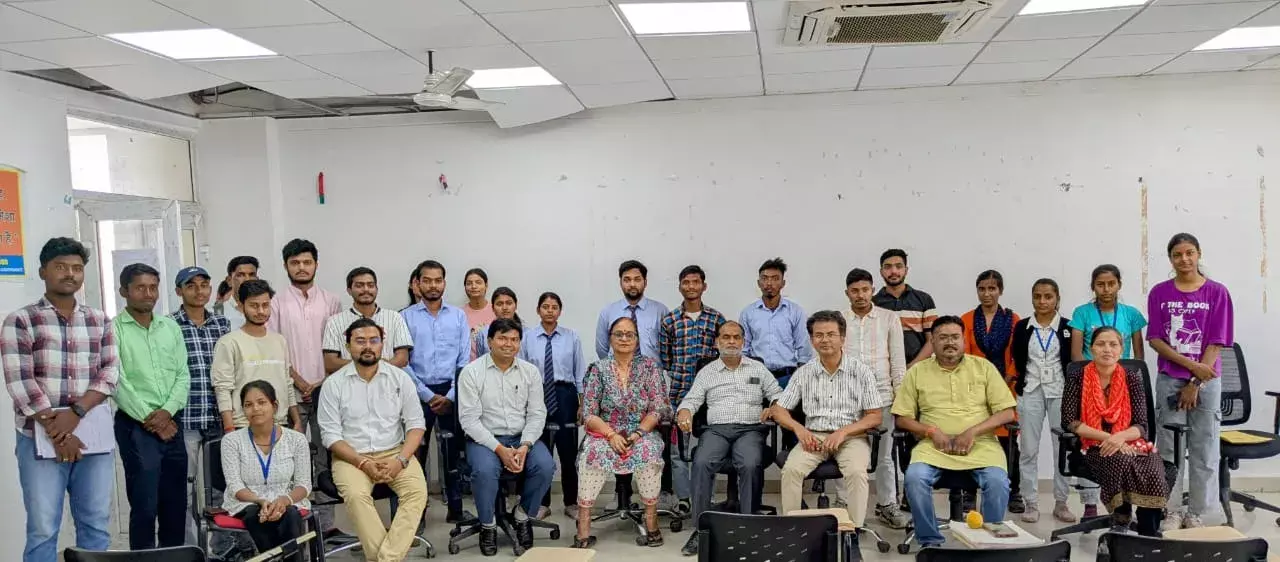 डाॅ. आंबेडकर की जयंती के उपलक्ष्य में भाषण प्रतियोगिता का आयोजन डाॅ. आंबेडकर की जयंती के उपलक्ष्य में भाषण प्रतियोगिता का आयोजन