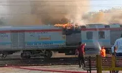 उज्जैन- बीकानेर-बिलासपुर एक्सप्रेस के पावर कार कोच में आग लगी
