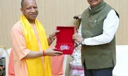 दिल्ली के उप राज्यपाल विनय कुमार सक्सेना ने सीएम योगी से की शिष्टाचार भेंट