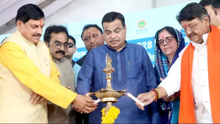 मुख्यमंत्री डॉ. यादव और केन्द्रीय मंत्री गडकरी ने 5800 करोड़ रूपए लागत वाली 10 राष्ट्रीय राजमार्ग परियोजनाओं का किया लोकार्पण एवं भूमि-पूजन