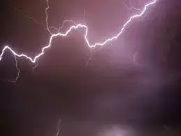 рдЖрдХрд╛рд╢реАрдп рдмрд┐рдЬрд▓реА рдЧрд┐рд░рдиреЗ рд╕реЗ 3 рдХреА рдореМрдд, 12 рдЭреБрд▓рд╕реЗ, рд╣рд╛рд▓рдд рдЧрдВрднреАрд░ рдЖрдХрд╛рд╢реАрдп рдмрд┐рдЬрд▓реА рдЧрд┐рд░рдиреЗ рд╕реЗ 3 рдХреА рдореМрдд, 12 рдЭреБрд▓рд╕реЗ, рд╣рд╛рд▓рдд рдЧрдВрднреАрд░