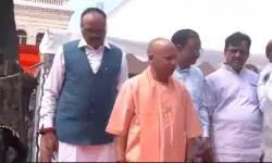 पूर्व राज्यपाल श्रद्धेय लालजी टंडन, बाबू जी की पावन जयंती में शामिल हुए सीएम योगी