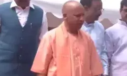 मुख्यमंत्री योगी आदित्यनाथ हरदोई जिले के माधोगंज स्थित रुइया गढ़ी पहुंचे