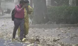 गुजरात में लू और धूलभरी हवाएं, अन्य राज्यों में बारिश का अलर्ट