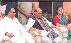 राजनाथ सिंह ने स्वर्गीय बिंदेश्वर पाठक की प्रतिमा का अनावरण किया