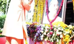 सीएम योगी ने हेमवती नंदन बहुगुणा की जयंती पर उन्हें दी श्रद्धांजलि