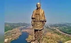 सरदार पटेल की आदमकद प्रतिमा का किया गया अनावरण