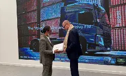 मुख्यमंत्री हेमंत सोरेन ने स्वीडन के गोथेनबर्ग में वोल्वो ट्रक प्लांट का किया दौरा