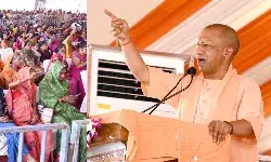 मुख्यमंत्री ने नाव पर बैठकर देखा शारदा नदी के चैनलाइजेशन का कार्य, 10 जून तक कार्य पूरा करने का निर्देश