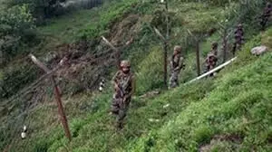 पाकिस्तानी सेना ने कुपवाड़ा, बारामूला में की गोलीबारी पाकिस्तानी सेना ने कुपवाड़ा, बारामूला में की गोलीबारी