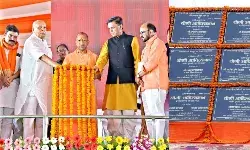 मुख्यमंत्री योगी आदित्यनाथ ने देवरिया में 676 करोड़ की 501 परियोजनाओं का किया लोकार्पण और शिलान्यास