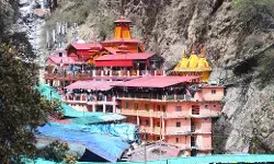 गंगोत्री और यमुनोत्री धाम में पहले ही दिन सत्रह हजार से अधिक श्रद्धालुओं ने दर्शन किये