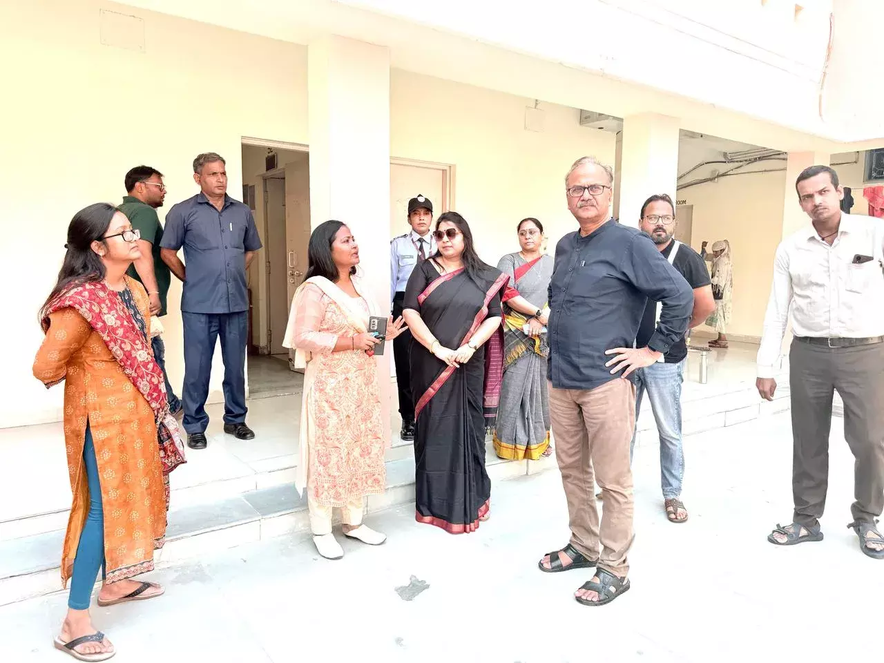 बाबासाहेब भीमराव अम्बेडकर विश्वविद्यालय के कुलपति प्रो. राज कुमार मित्तल ने किया सभी छात्रावासों का निरीक्षण