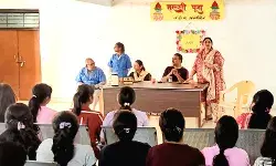 मनोविकारों की पहचान में परिजनों की अहम भूभिकाः डाॅ0 आलोक मनदर्शन मनोविकारों की पहचान में परिजनों की अहम भूभिकाः डाॅ0 आलोक मनदर्शन