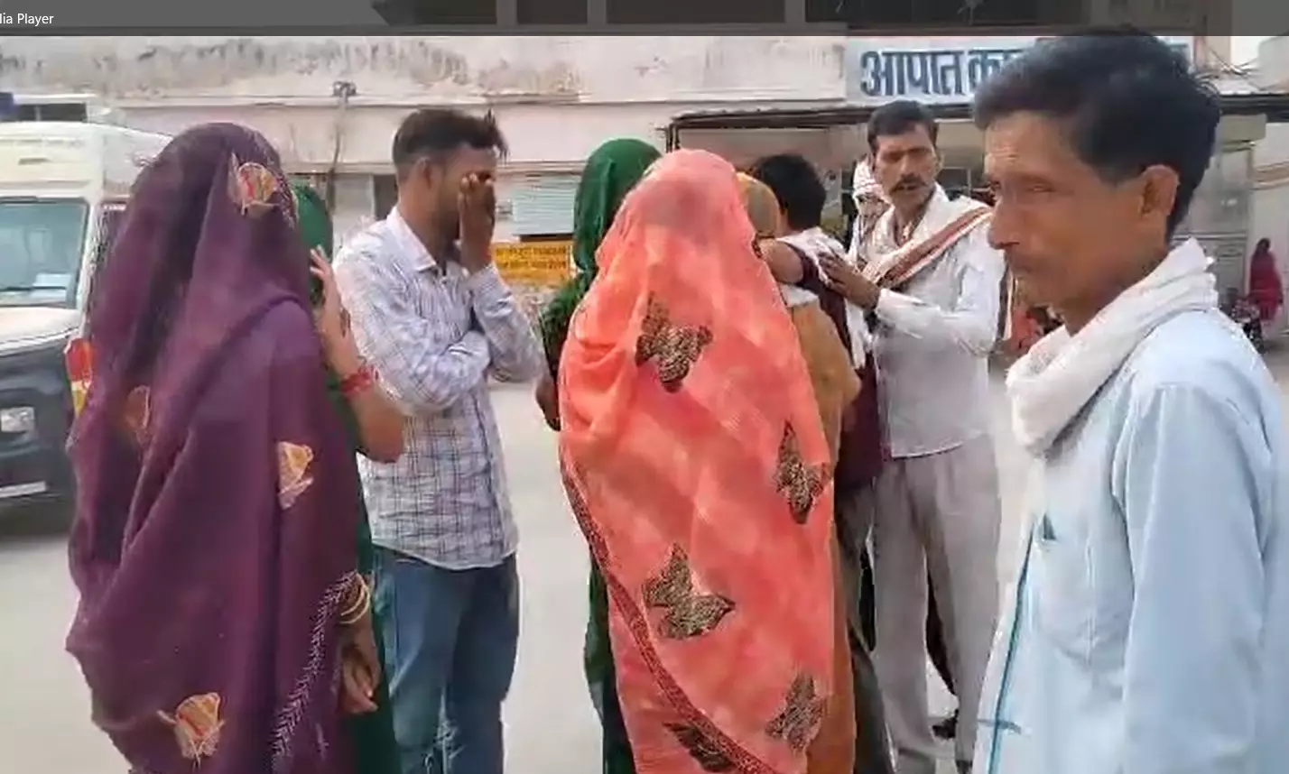 कार और बाइक की टक्कर में 6 लोगों की मौत कार और बाइक की टक्कर में 6 लोगों की मौत