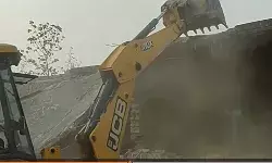 बलरामपुर में अब तक 3 मदरसों पर ध्वस्तीकरण की कार्रवाई की गई