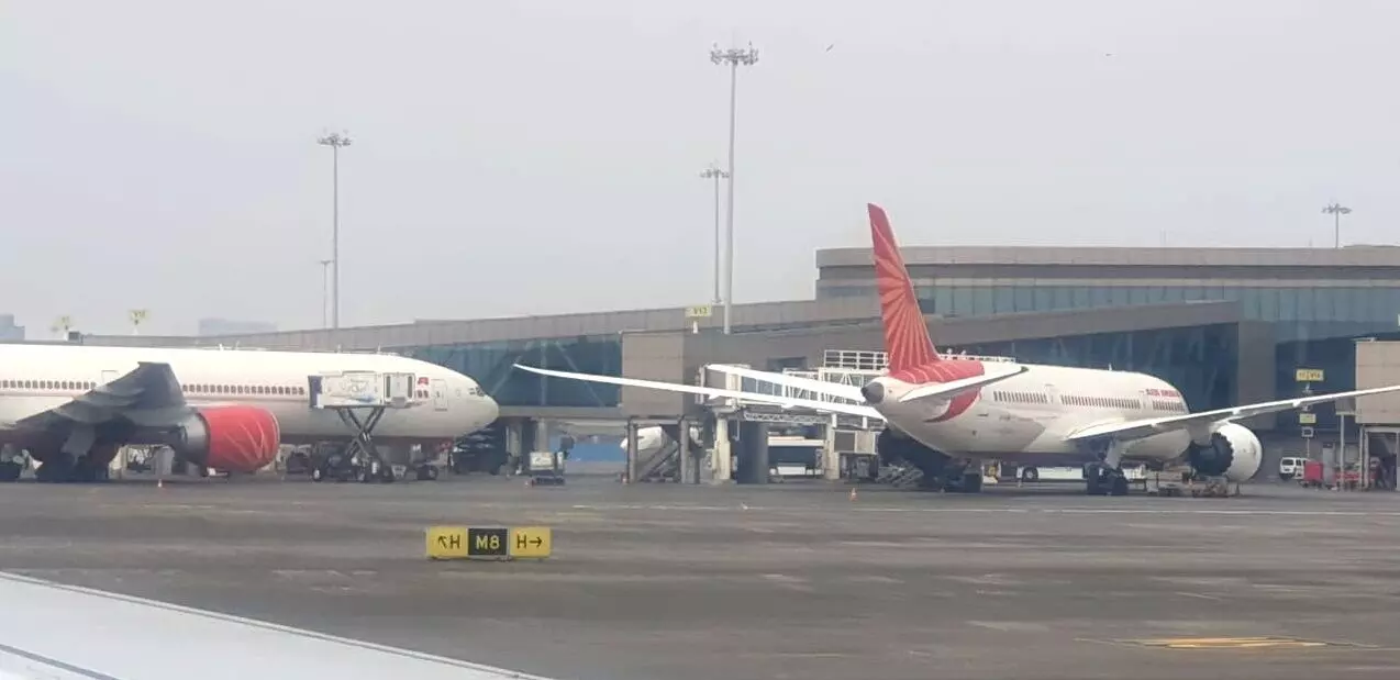 सुरक्षा कारणों से भारत ने 32 एयरपोर्ट और 25 मार्ग किए बंद सुरक्षा कारणों से भारत ने 32 एयरपोर्ट और 25 मार्ग किए बंद