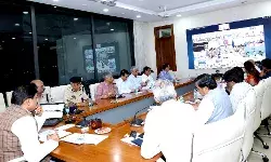 भोपाल- अधिकारी अलर्ट मोड पर रहें, नागरिक सेवाओं को करें सुनिश्चित : मुख्यमंत्री डॉ. यादव