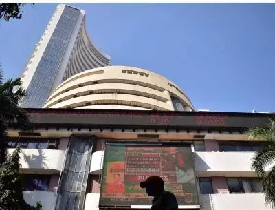 भू-राजनीतिक तनाव के कारण घरेलू शेयर बाजार में गिरावट भू-राजनीतिक तनाव के कारण घरेलू शेयर बाजार में गिरावट