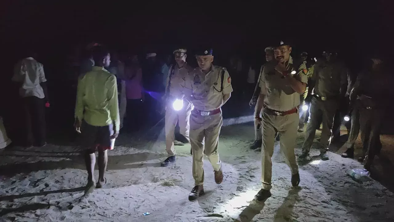 हरदोई में हादसा : रामगंगा नदी पार करते वक्त पलटी नाव, तीन बच्चे लापता