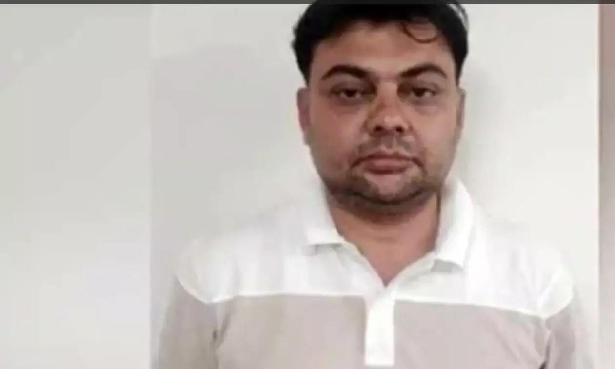 Pakistani Spy Arrested in UP for Smuggling and Espionage Pakistani Spy Arrested in UP for Smuggling and Espionage