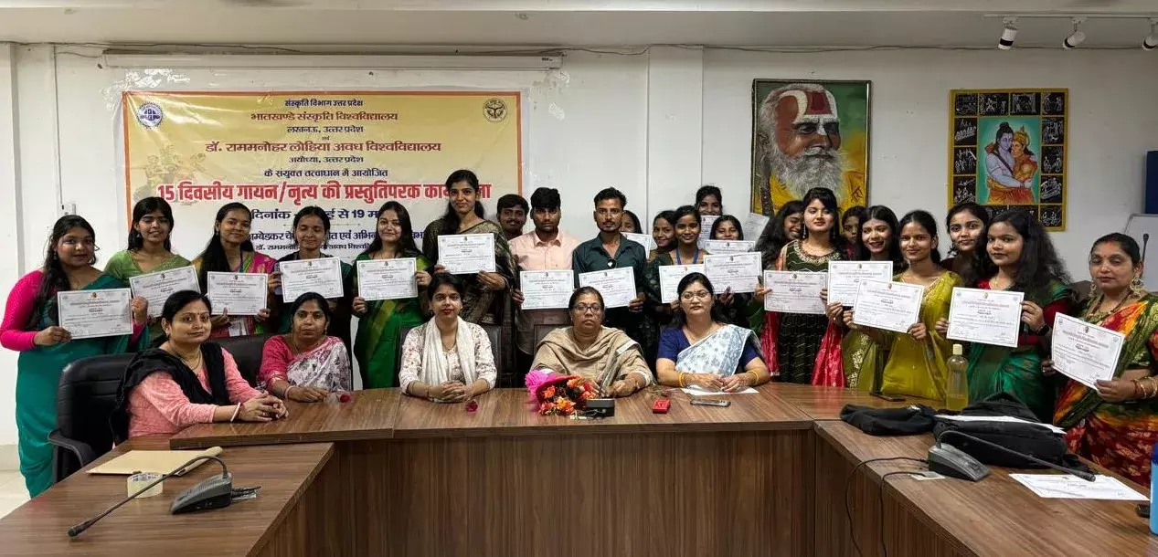 संगीत से शारीरिक कार्य क्षमता में सुधारः प्रो0 आशुतोष सिन्हा संगीत से शारीरिक कार्य क्षमता में सुधारः प्रो0 आशुतोष सिन्हा