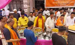 अवध विवि में जेष्ठ माह के बड़े मंगलवार को हुआ भंडारे का आयोजन अवध विवि में जेष्ठ माह के बड़े मंगलवार को हुआ भंडारे का आयोजन