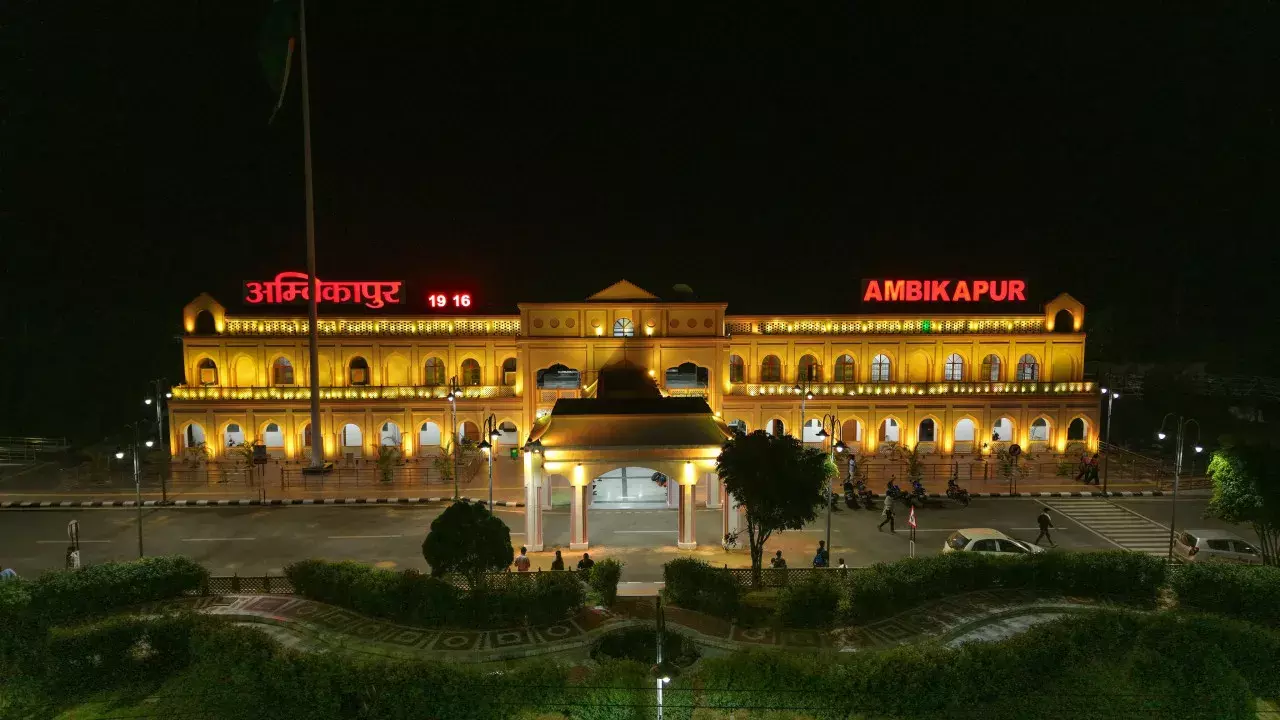 प्रधानमंत्री ने अमृत भारत स्टेशन योजना के अंतर्गत छत्तीसगढ़ के 5 पुनर्विकसित स्टेशनों का किया उद्घाटन