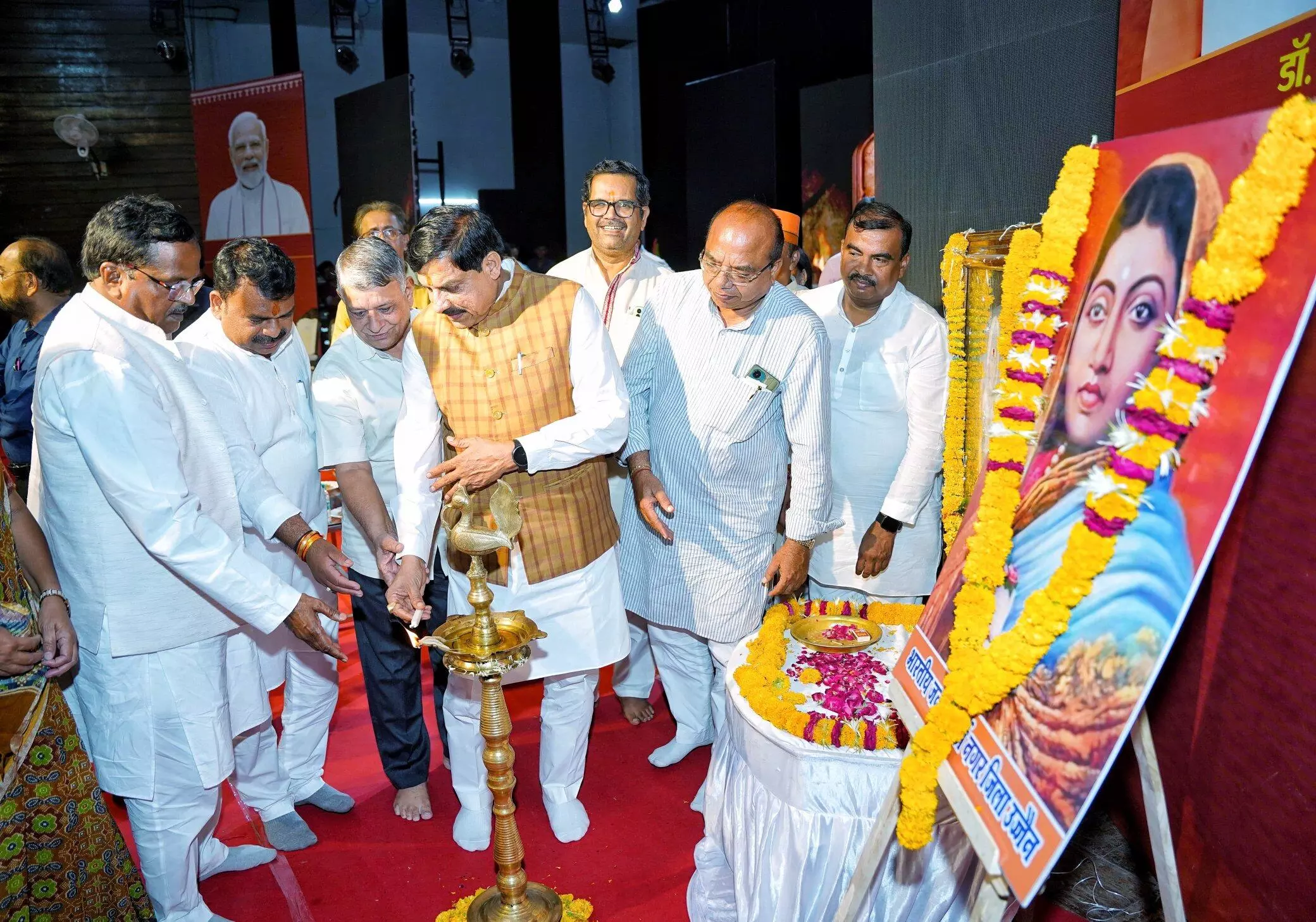 उज्जैन- मुख्यमंत्री डॉ. यादव देवी अहिल्याबाई होलकर महानाट्य मंचन में हुए शामिल उज्जैन- मुख्यमंत्री डॉ. यादव देवी अहिल्याबाई होलकर महानाट्य मंचन में हुए शामिल