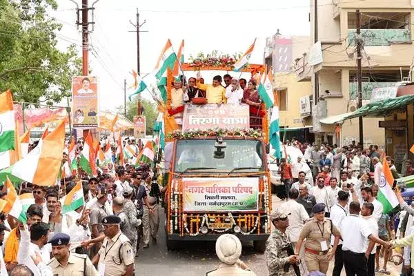 नर्मदापुरम- सिवनी मालवा में भारत के वीर सैनिकों के सम्मान में निकली “तिरंगा यात्रा“
