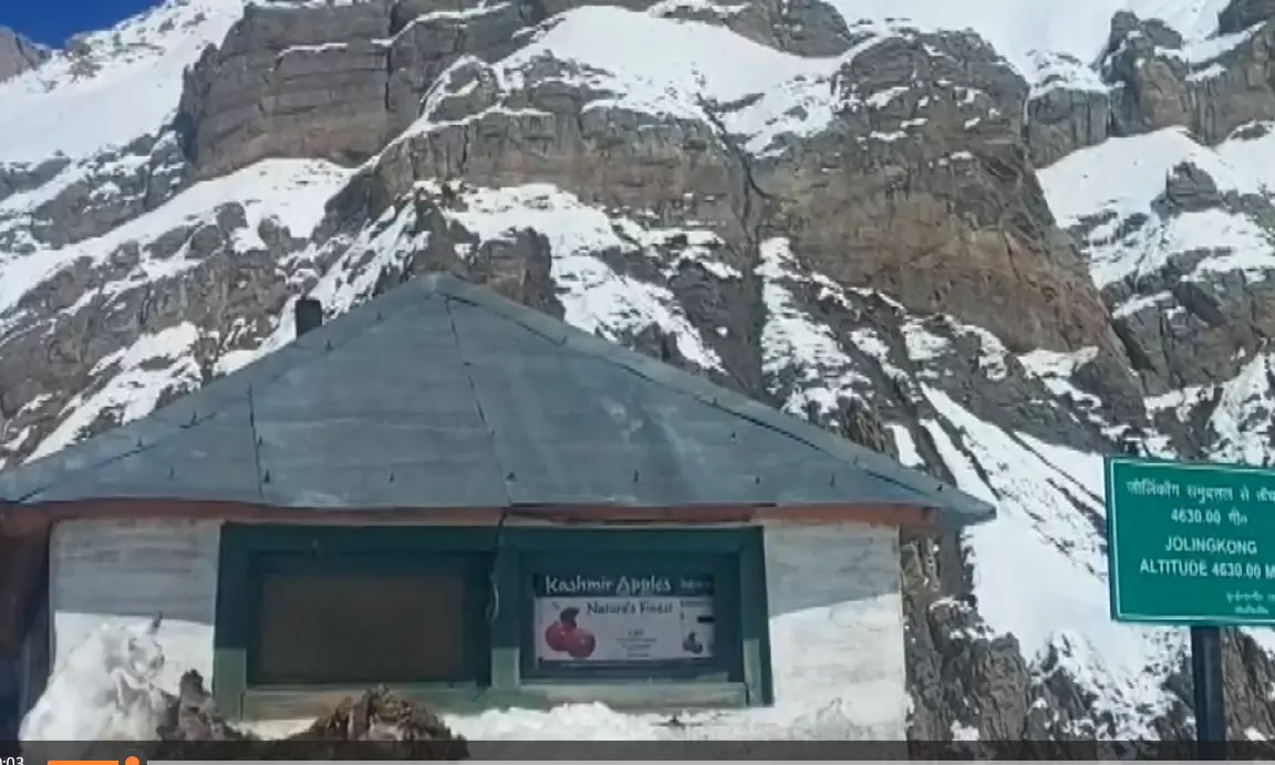 उत्तराखंड : आदि कैलाश और ओम पर्वत यात्रा के लिए श्रद्धालुओं का दल हुआ रवाना उत्तराखंड : आदि कैलाश और ओम पर्वत यात्रा के लिए श्रद्धालुओं का दल हुआ रवाना